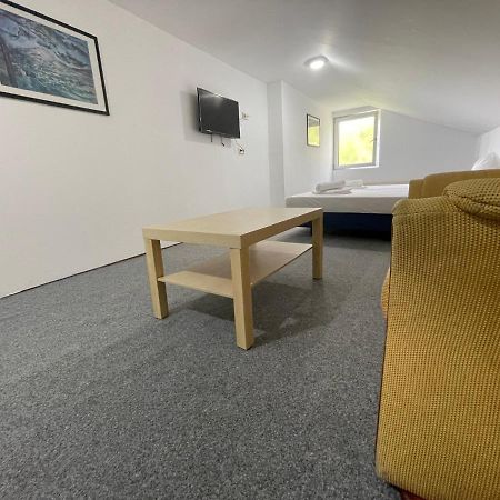 Z House Apartment Sibiu Bagian luar foto