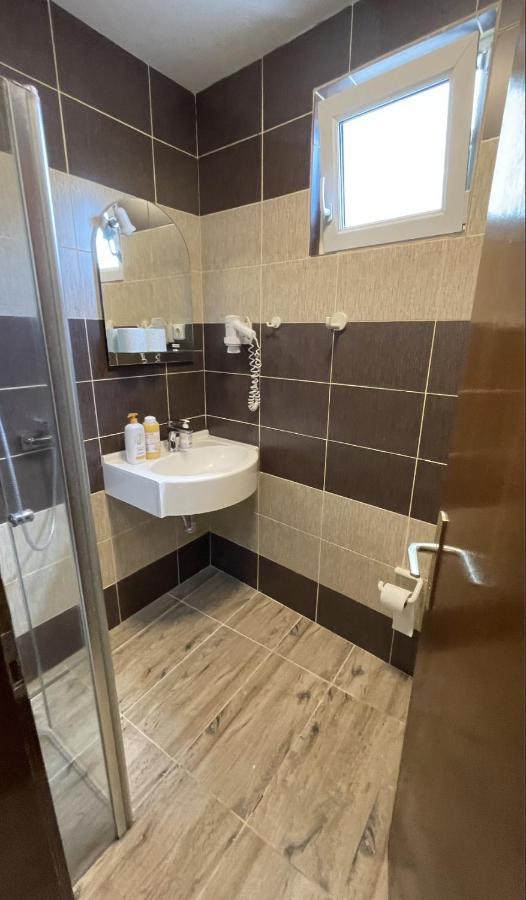 Z House Apartment Sibiu Bagian luar foto