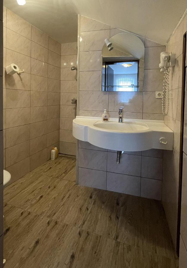 Z House Apartment Sibiu Bagian luar foto