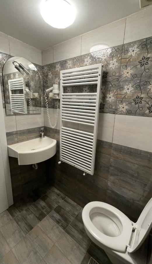 Z House Apartment Sibiu Bagian luar foto