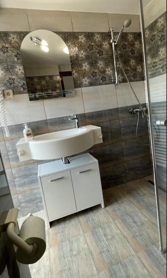 Z House Apartment Sibiu Bagian luar foto