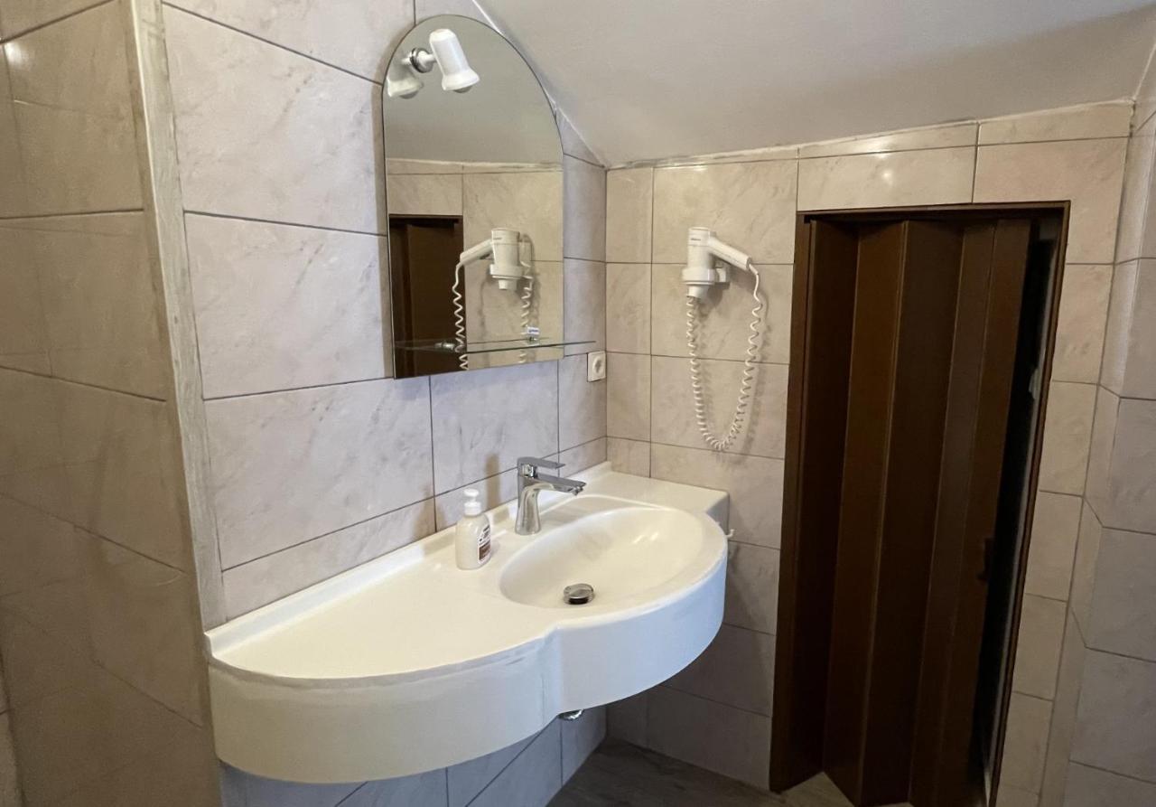 Z House Apartment Sibiu Bagian luar foto