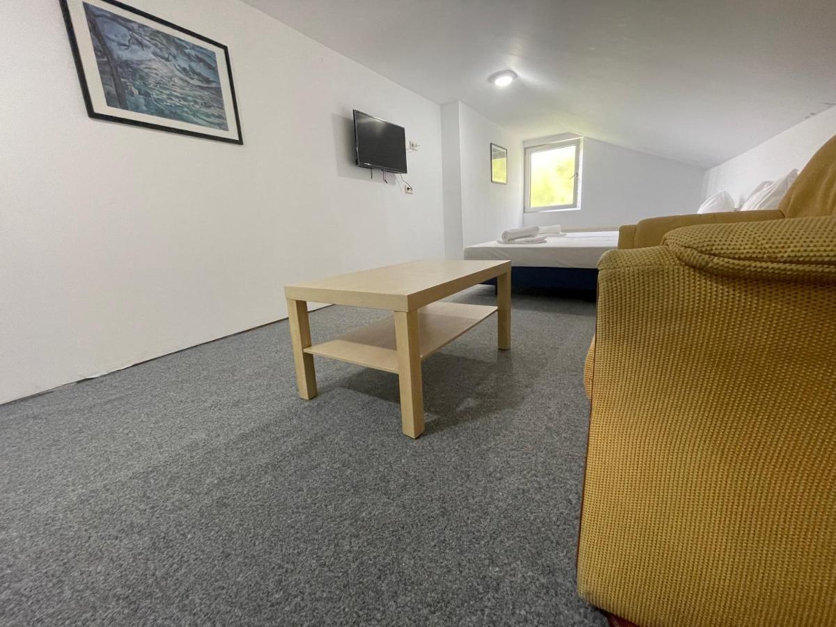 Z House Apartment Sibiu Bagian luar foto